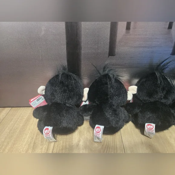 Fiesta Martin The Gorilla Adorable Black and Pink Plush Toy Set 4 - Picture 7 of 10